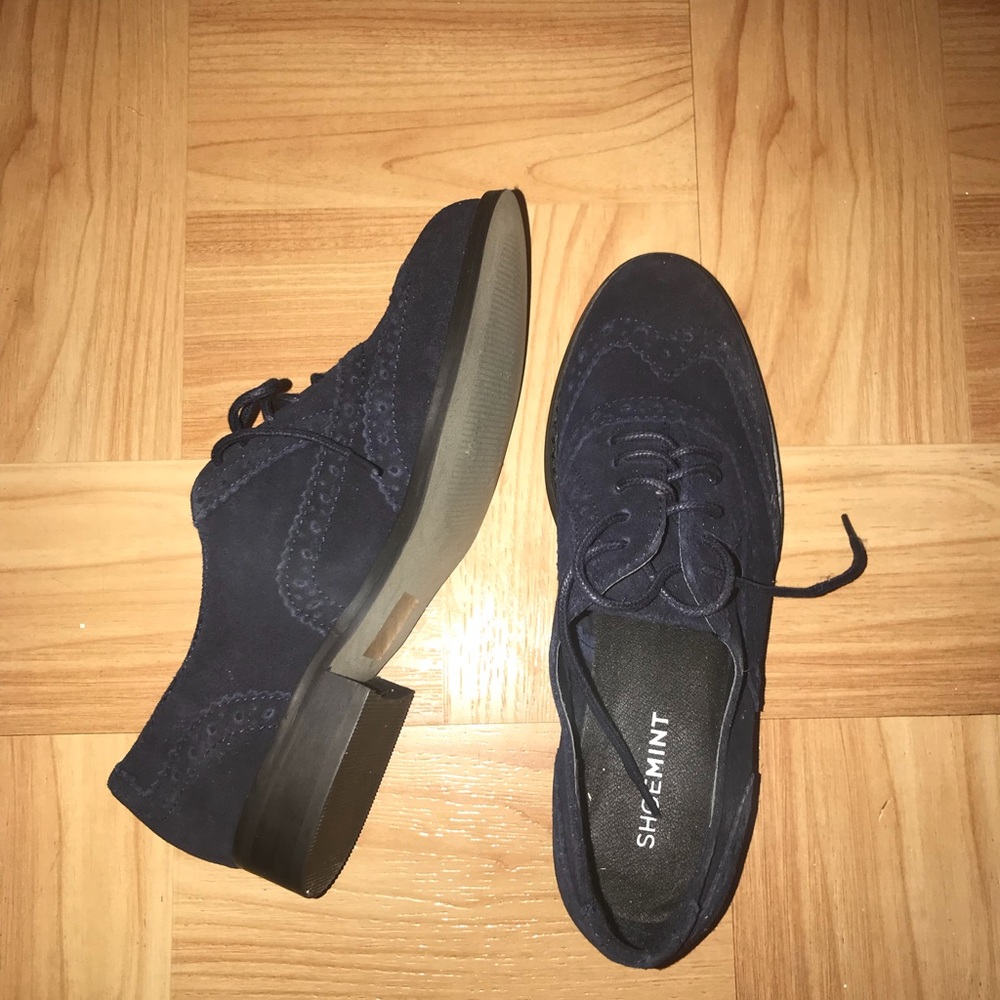 Oxford blue Suede shoes.